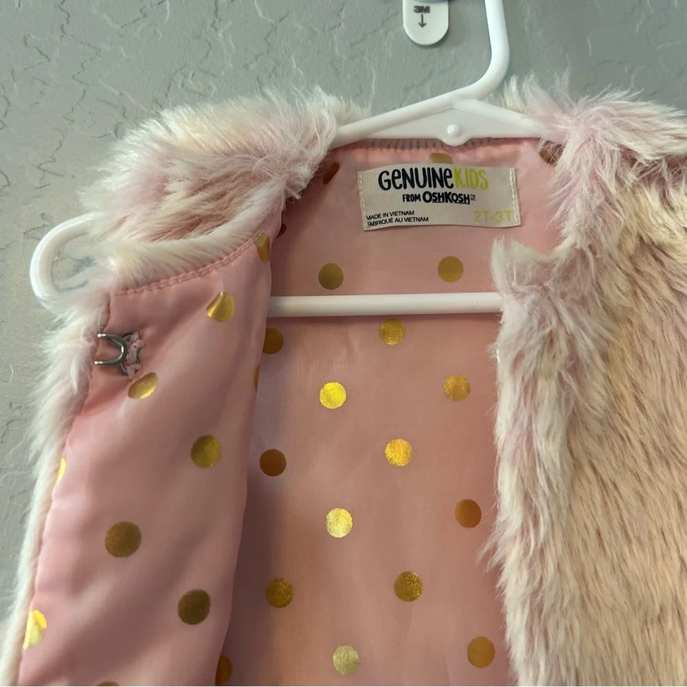 ⭐️Genuine Kids from Oshkosh light pink faux fur vest size 2t/3t